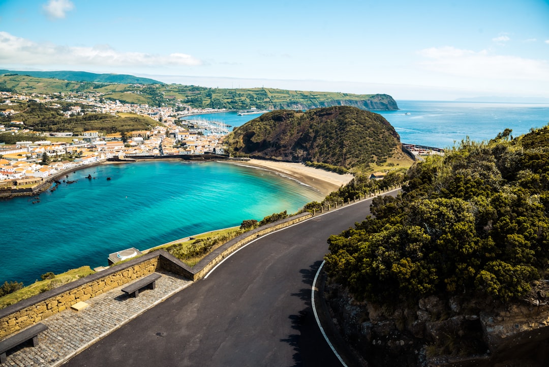 Azory w grudniu: Loty z Warszawy i 7 nocy w Ponta Delgada za 1890 PLN!